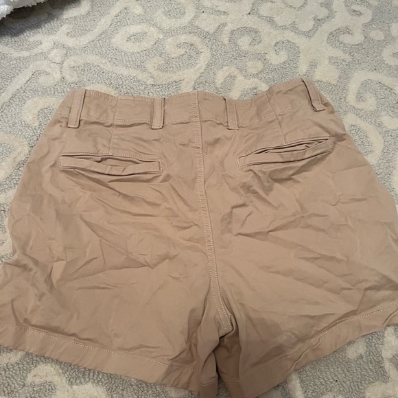 GAP khaki tan shorts - Picture 3 of 3